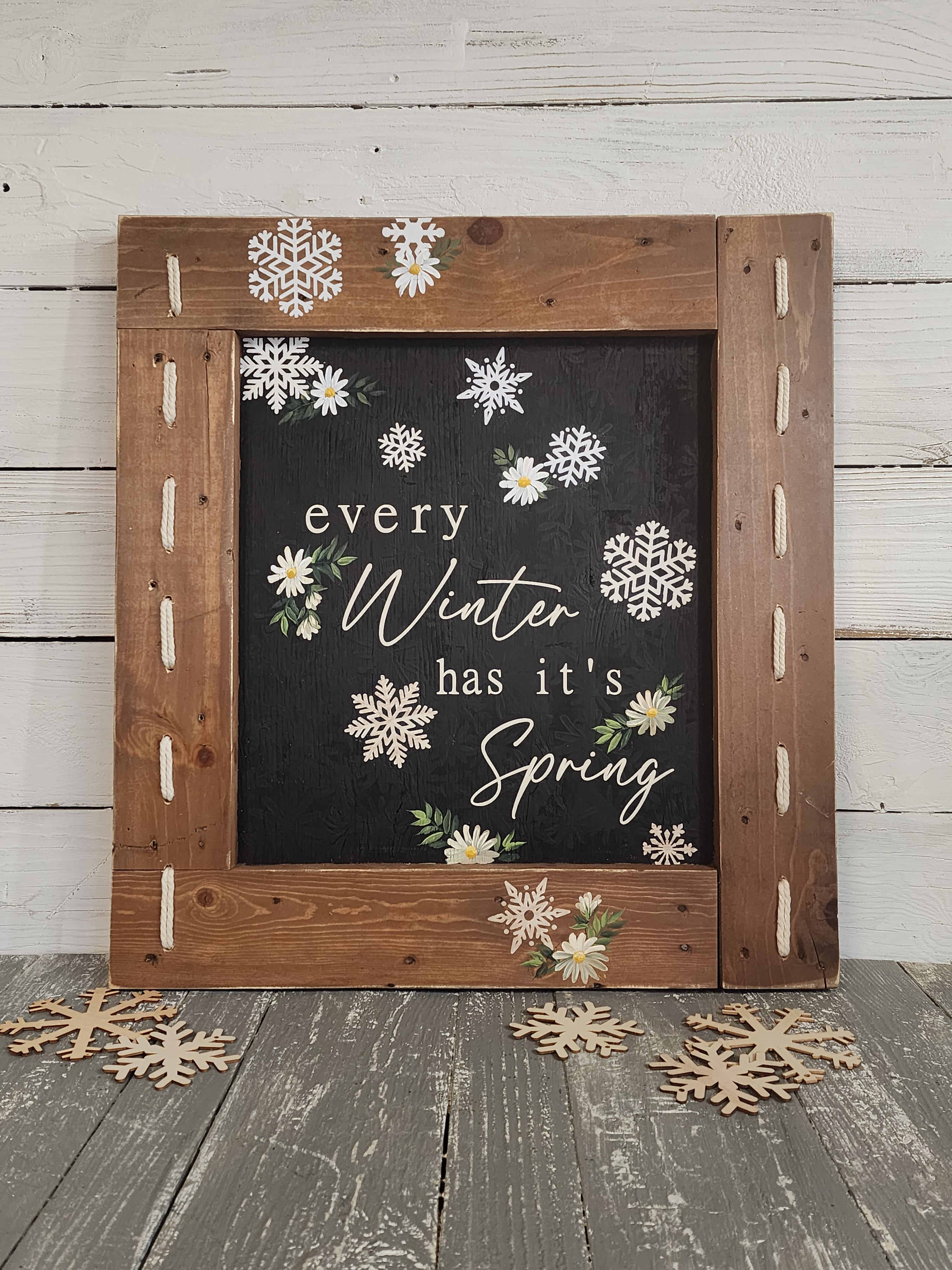 Winter snowflake decor handmade painting on recycled pallet wood, boho macrame accent for spring decorating with daisy flowers and greenry