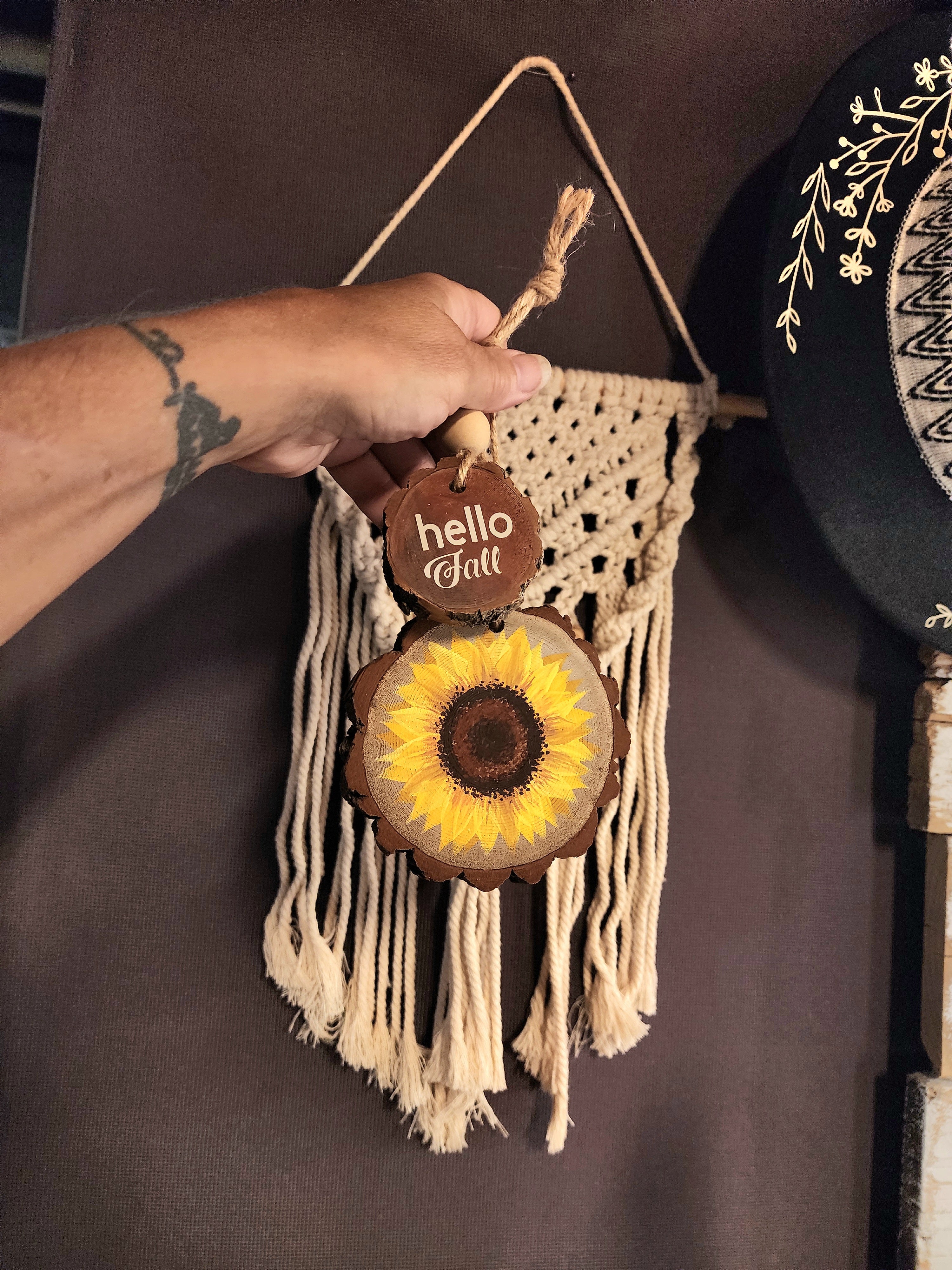 Happy Fall Wood slice decorative ornament with hand painted sunflower, boho Fall and Autumn farmhouse style decor, perfect gift