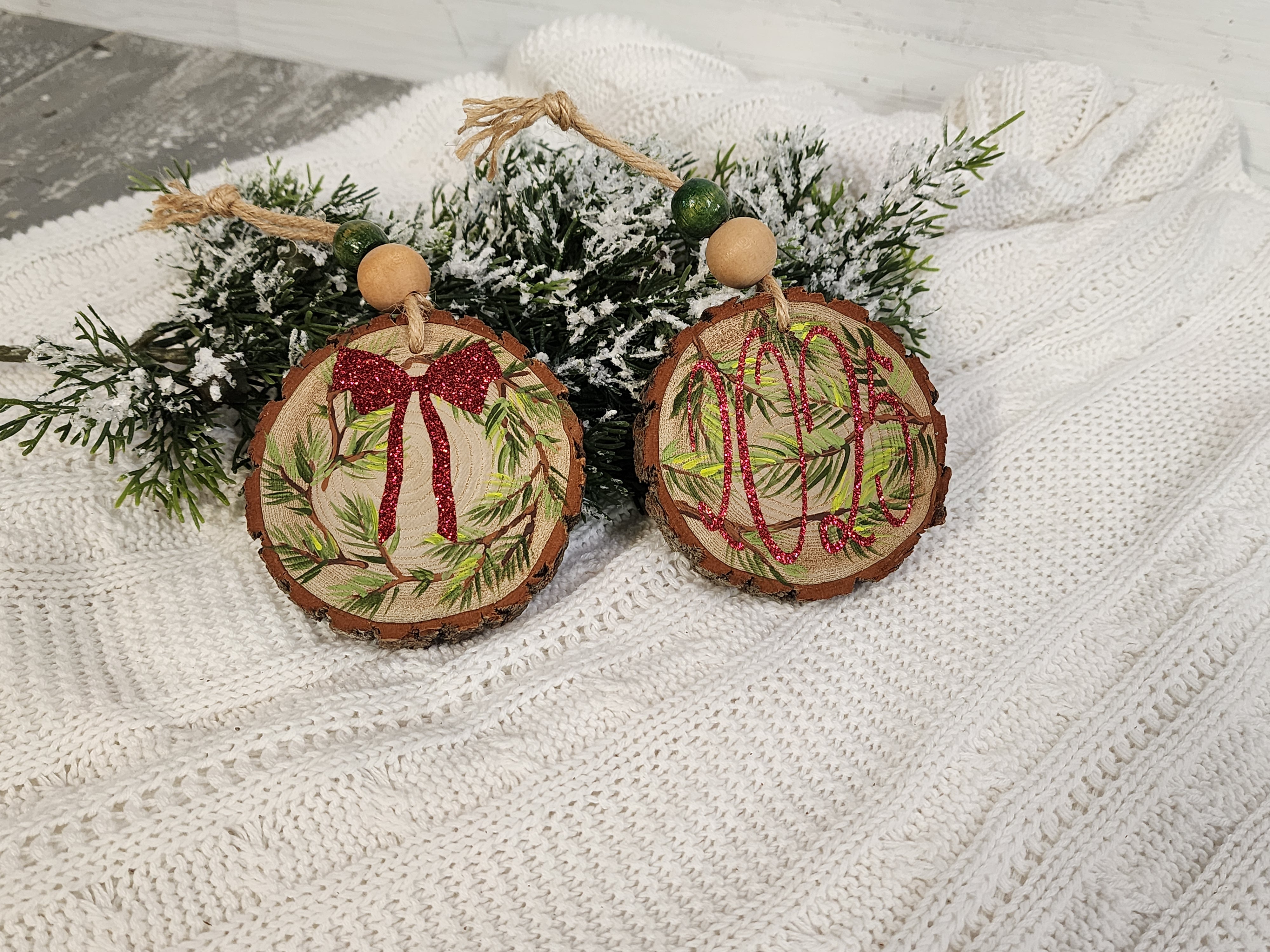 Christmas wreath Wood Slice Ornament: natural hand painted Holiday Decor, Personalized custom Christmas tree decorations