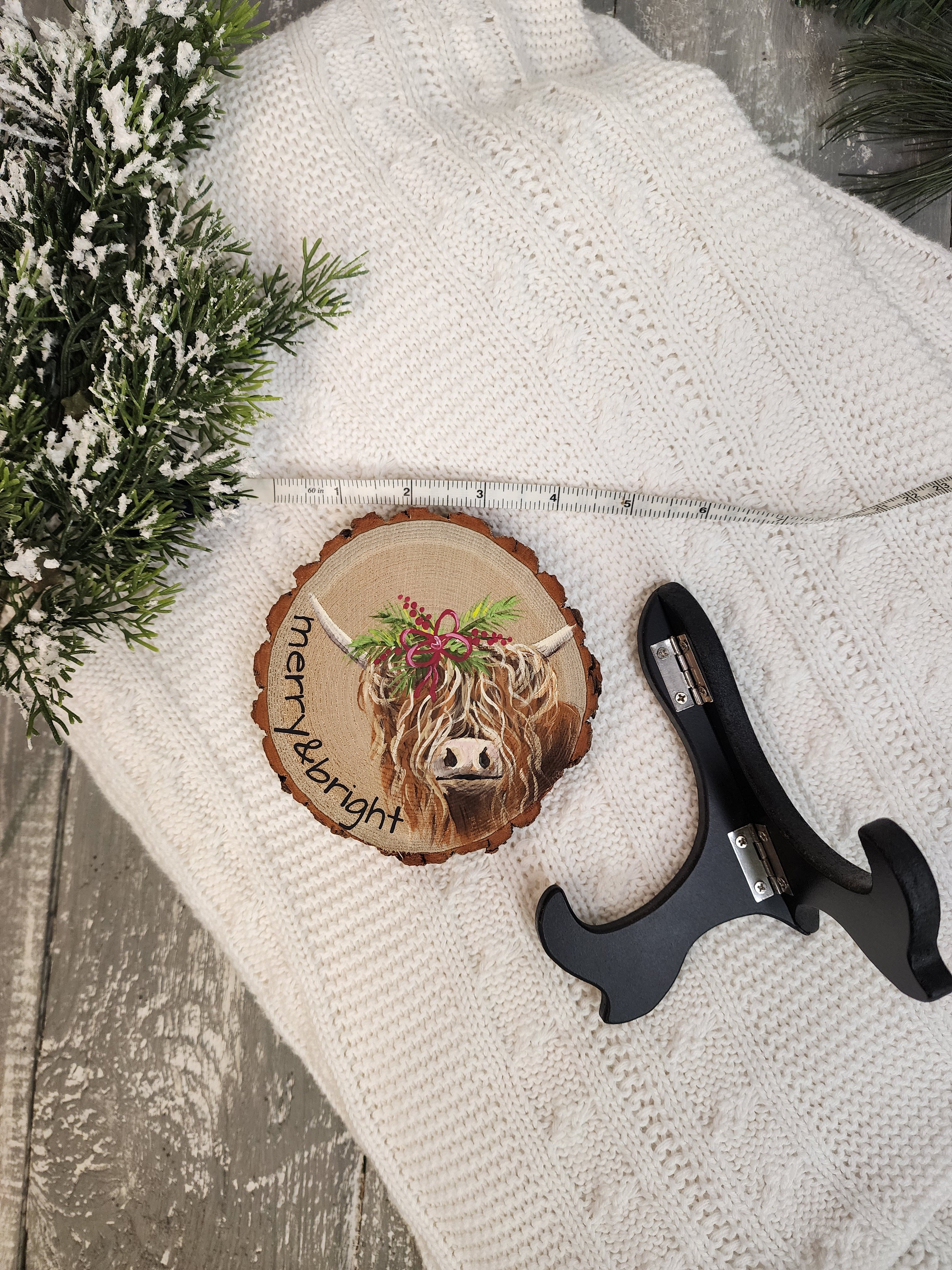 Hand Painted Christmas highland cow Wood Slice display artwork with stand, Farmhouse Holiday Decor, Personalized custom Christmas decor