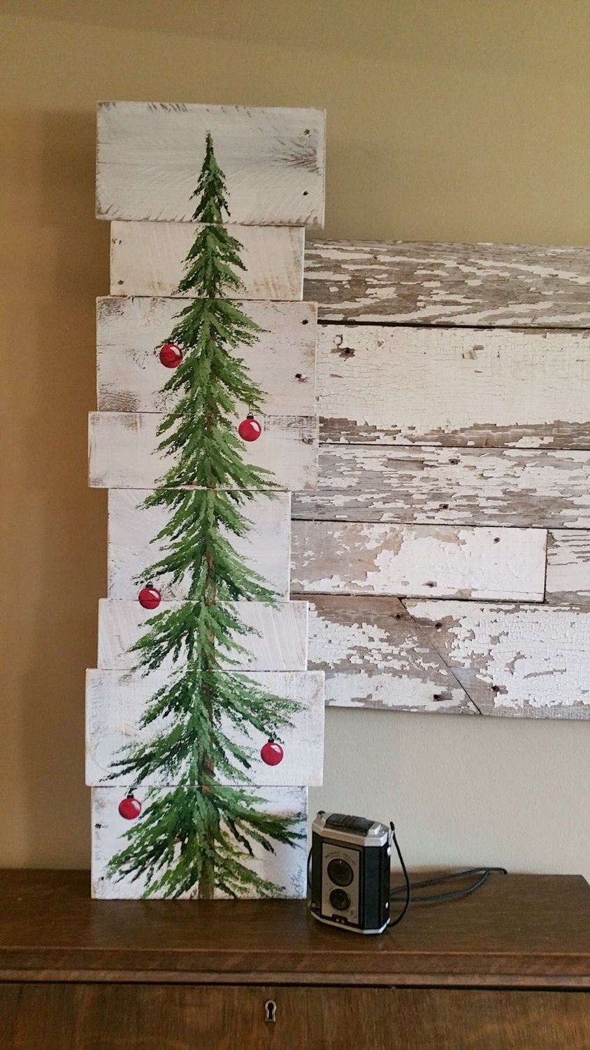 Pallet wood Christmas tree sign, farmhouse white washed decor, Christmas decoration, tall Christmas tree with red bulbs